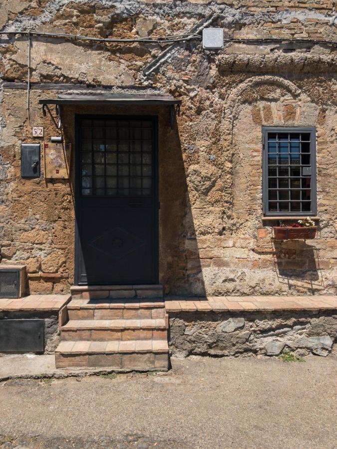 Casa Vacanze La Piazzetta Del Castello Montecalvello Exterior foto